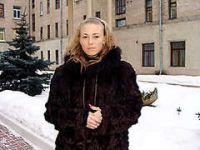«едва клиент банка, уплатив по счетам, выходил за порог учреждения, кассир аннулировала только что выданный ему чек и Клала деньги в карман»