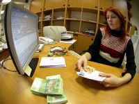 С января все предприятия, предприниматели и их работники будут платить единый социальный взнос вместо четырех различных сборов
