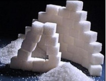 Антимонопольный комитет решил устроить украинцам сладкую жизнь: цены на сахар велено снизить