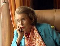 Полиция арестовала четырех человек, помогавших владелице косметической компании «лореаль» уклоняться от уплаты налогов