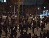 В&nbsp;Днепропетровске протестующих прогнали из-под обладминистрации (видео)