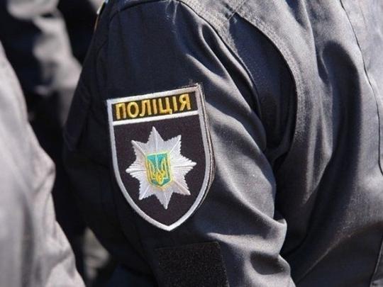 Во Львове по подозрению в сутенерстве задержали полицейского 