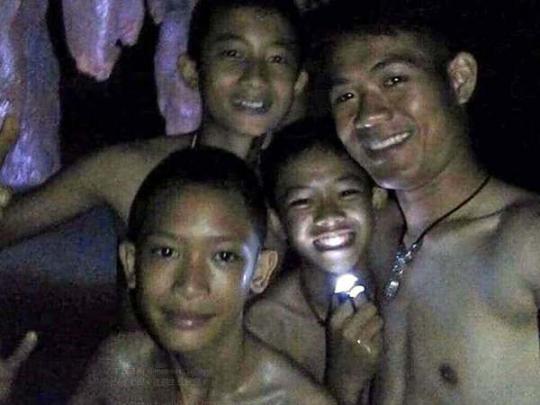 Найденным в Таиланде детям придется, возможно, остаться в пещере до октября (фото)