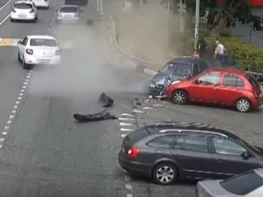 В Сочи водитель авто сбил толпу пешеходов: есть жертвы