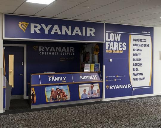 Турсезон в разгаре: бортпроводники Ryanair анонсировали забастовку