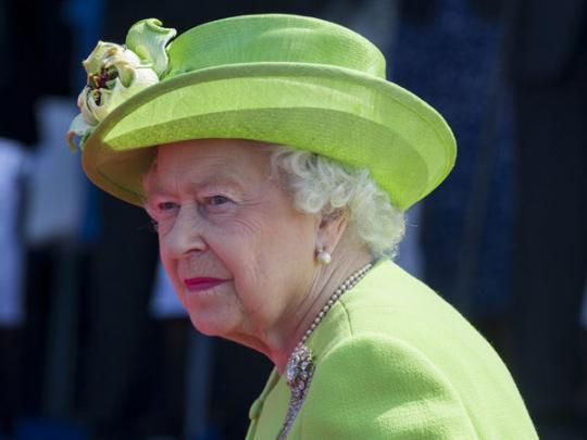 Секреты королевской кухни: Елизавета II не ест бананы целиком и избегает углеводов