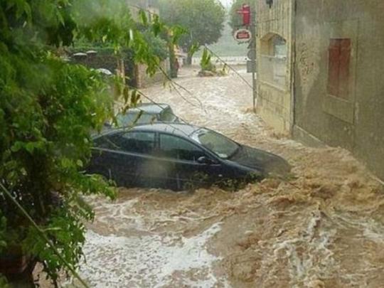 Во Франции из-за наводнений эвакуированы сотни людей
