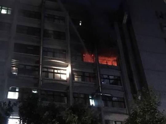 Пожар в больнице: в Тайбэе погибли и получили ожоги десятки людей