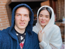 Андрей Лунин с женой Анастасией