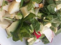 Салат с редисом и авокадо