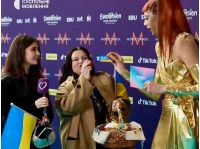 Alyona Alyona & Jerry Heil с ведущей открытия Евровидения 2024