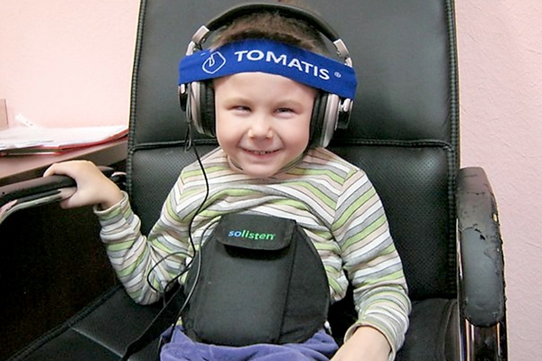 Уже после первого курса лечения по методу «Томатис» шестилетний Никита Иванов, страдающий ДЦП, стал лучше формулировать мысли
