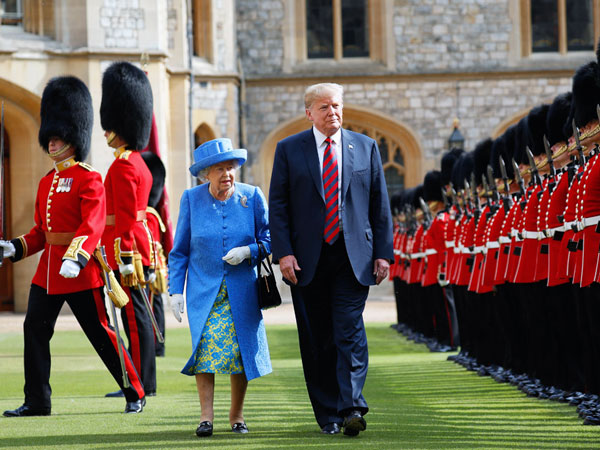Дональд Трамп впервые встретился с британской королевой