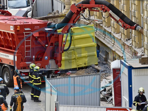 Трое украинских заробитчан в Праге оказались под завалами здания