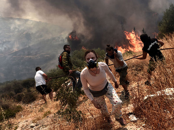 Масштабный пожар в Греции: Акрополь и Парфенон в дыму