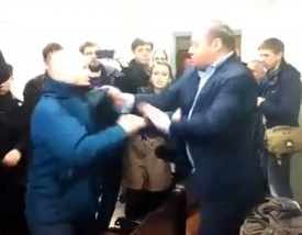 Депутат Добкин подрался в Апелляционном суде Киева