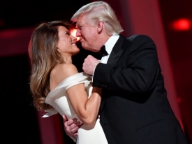 Танец Дональда и Мелании Трамп стал одним из самых популярных моментов инаугурации