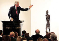 Бронзовая скульптура джакометти «шагающий человек» стала самым дорогим в истории торгов произведением искусства