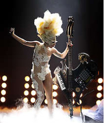 Американская поп-звезда леди гага стала победительницей в трех номинациях престижной музыкальной премии «брит»