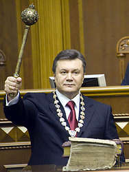 Виктор янукович: «я уверен, что мы выведем страну из кризиса. Я знаю, что и как следует делать»