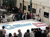 Харьковским женщинам 8 марта подарили самый большой в украине 700-килограммовый бисквитный торт