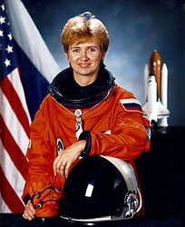 Ровно 15 лет назад космонавт елена кондакова установила рекорд по длительности пребывания женщины в космосе