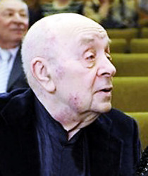 Во время гастролей театра «ленком» в петербурге 82-летний леонид броневой повредил плечо
