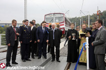 Вчера в киеве открыли железнодорожное движение по «мосту кирпы»