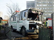 В результате столкновения пассажирского автобуса с камазом-мусоровозом в виннице погибла пенсионерка и госпитализированы 18 человек