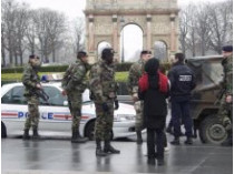 Во Франции арестовали 12 потенциальных террористов