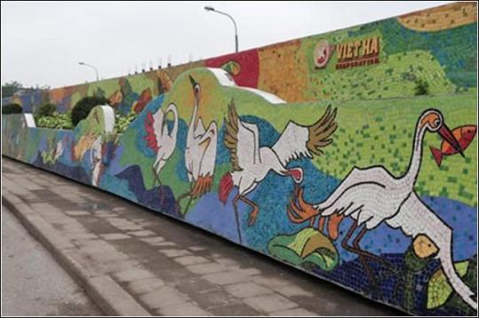 В честь 1000-летия Ханоя создана самая длинная мозаичная стена в мире