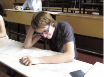 В Таврическом национальном университете за пересдачу экзамена со студентов будут брать&#133; от 200 до 900 гривен