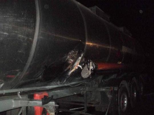 В Полтавской области легковушка столкнулась с бензовозом