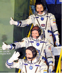 Вчера на международную космическую станцию отправились три космонавта, в том числе Олег Скрипочка, чьи школьные годы прошли в Запорожье