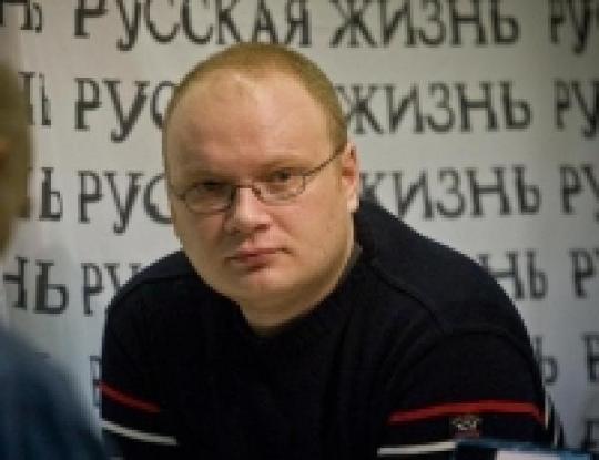 Избитому журналисту «Коммерсанта» Олегу Кашину становится лучше, врачи прооперировали ему фаланги пальцев