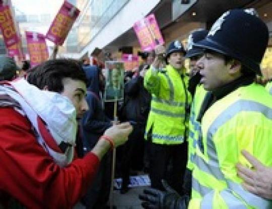 Лондон студенческий протест
