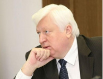 Новый генпрокурор Виктор Пшонка был бы только счастлив стать кумом и другом Януковичу