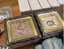 Луганские пограничники отобрали золото и иконы у пассажиров бакинских поездов