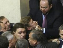Министр финансов Ярошенко разбил бровь одному из депутатов &#133; Налоговым кодексом