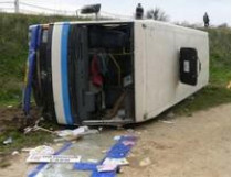 В Крыму перевернулся рейсовый автобус: пострадали 19 человек (фото)