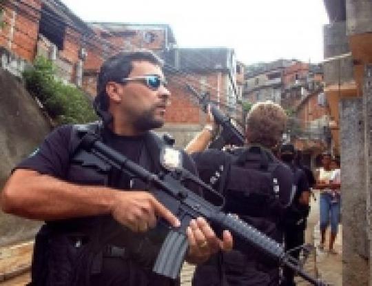 Бразильские войска штурмуют последний редут наркомафии Рио-де-Жанейро — трущобы «Алемао»