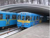 В киевском метро «разорвался» поезд