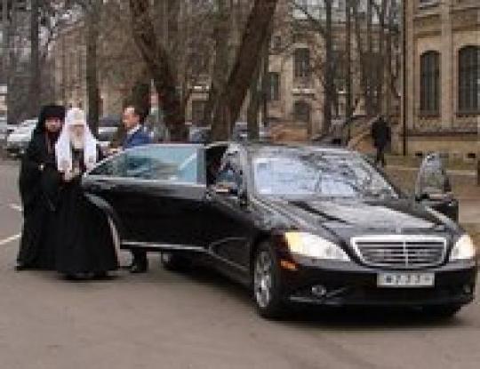 Митрополит Владимир ездит на «Мерседесе» за полтора миллиона
