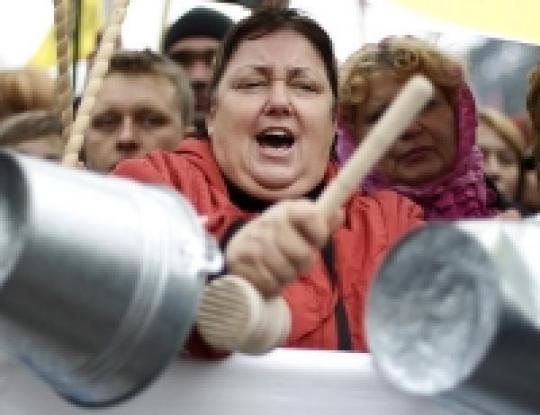 Речь представителя Тимошенко на Майдане сорвали дракой в лагере протестующих