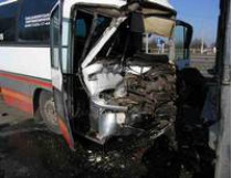 Грузовик с мертвым водителем врезался в пассажирский автобус на трассе Киев&nbsp;— Харьков