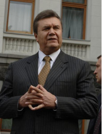 Президент Украины выразил соболезнования в связи с масштабным ДТП в Днепропетровской области