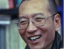 Церемонию вручения Нобелевской премии мира правозащитнику Лю Сяобо, дети хунвэйбинов из китайского МИДа обозвали политическим театром, а ее организаторов клоунами