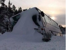 На Волыни пожарные пришли на помощь тяжело больной пассажирке застрявшего в снегу рейсового автобуса