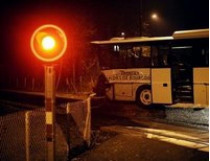 Во Франции поезд врезался в автобус с дерущимися подростками