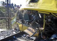 Десять пассажиров маршрутки, врезавшейся В локомотив в Марганце, все еще находятся в тяжелом состоянии в Днепропетровской областной больнице